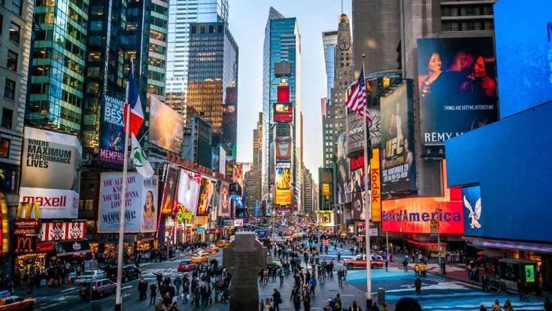 10 PLANS THAT YOU SHOULD DO IN TIMES SQUARE